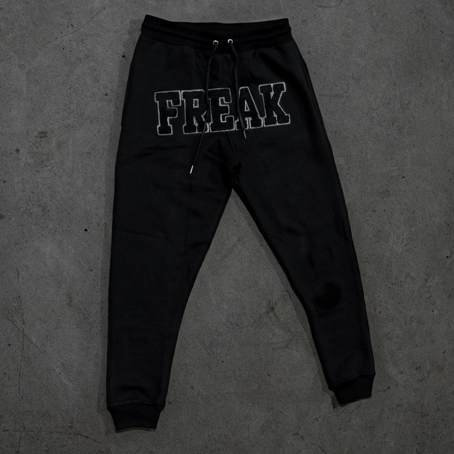 BLACK/GREY - SIGNATURE FREAK TRACKPANTS