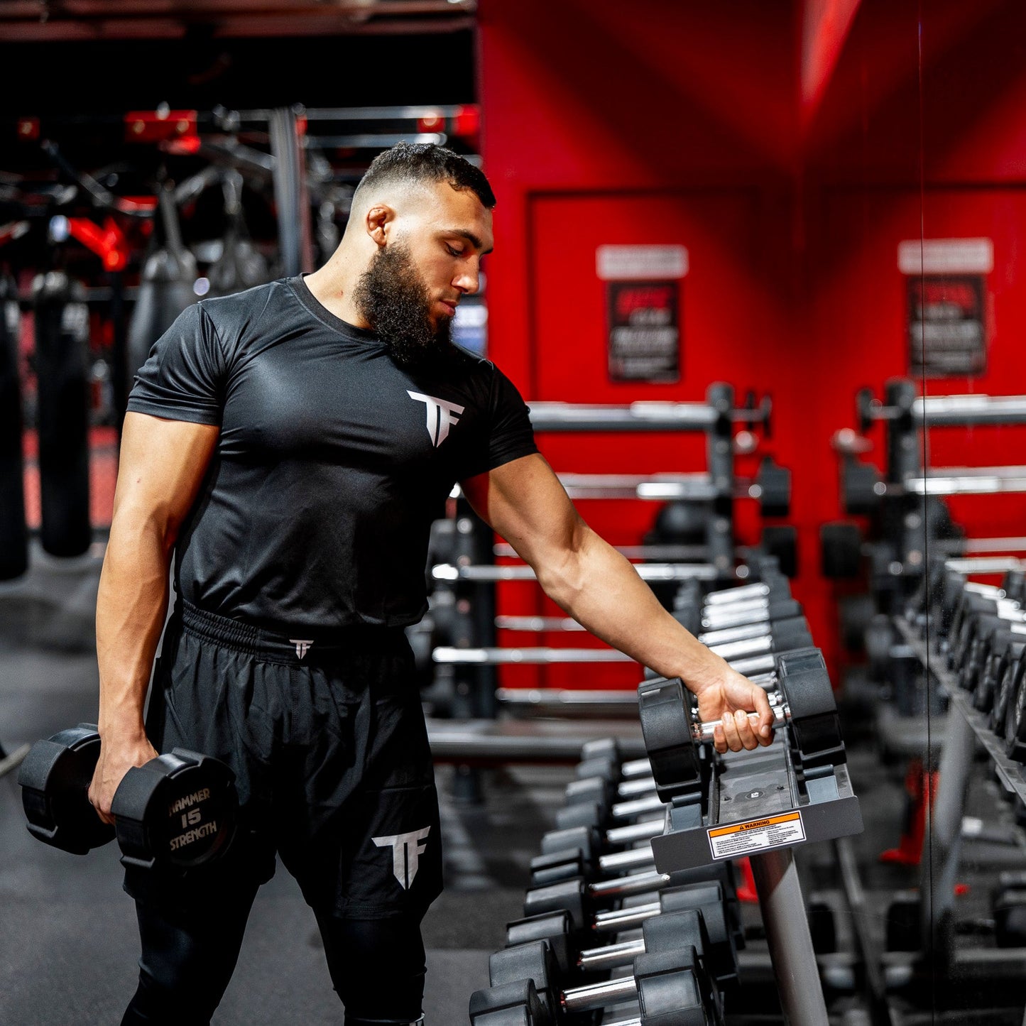 BLACK - PREMIUM TRAINING T-SHIRT